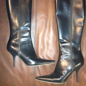 Barney's new York black boots sz 6